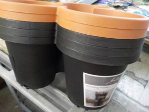 lot 340 image: Stacking Planters...