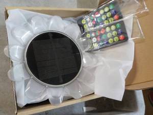lot 354 image: Remote Solar Lights...