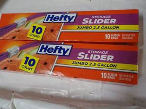 lot 180 image: 2 Hefty 10 per box Jumbo 2.5 gallon...