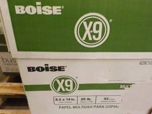 lot 32 image: Boise 2500 Sheets White 8 12 x 14...