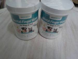 lot 224 image: 2 Dental Finger Wipes for Dogs and ...