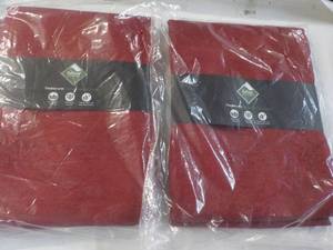lot 231 image: 2 Tablecloths 60 x 84...