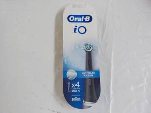 lot 245 image: Oral B 10 Toothbrush Heads...