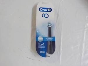 lot 246 image: Oral B 10 Toothbrush Heads...