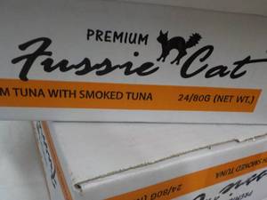 lot 115 image: 24 Cans Fussie Cat Food...
