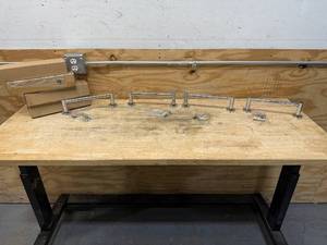 lot 35 image: Lot of 4 - 9 Pull Bars