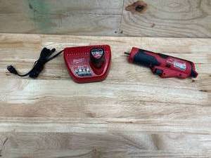lot 90 image: Lot of 3 - Milwaukee Charger, Battery, and TrapSnake Driver