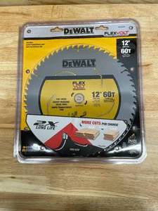 lot 111 image: 12 IN 60T SAW BLADE. DWAFV31260 (07292522.58)