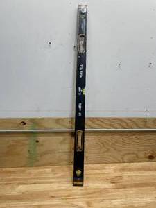 lot 140 image: Tolsen 48 Magnetic Level (07302513.75)