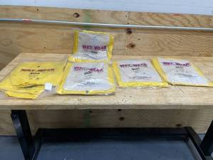lot 67 image: Lot of 5 - Wet Wear Style 65-200 XL