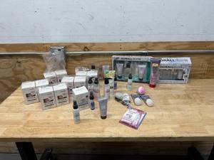 lot 185 image: Lot of various skin and facial products