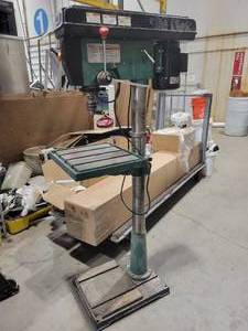 lot 6 image: Grizzly Floor Drill Press (574406) 12 - Speed Heavy - Duty 20, UntestedAs Is