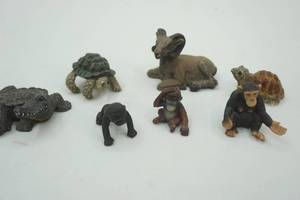 lot 7 image: Safari Animals Figurine Lot