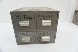 lot 15 image: 4-drawer metal shop cabinet