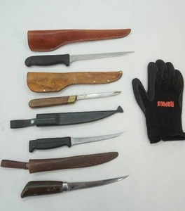 lot 18 image: 4 Filet Knives wsheaths & Rapala Glove