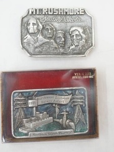 lot 21 image: Vintage Belt Buckles