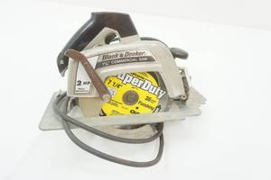 lot 87 image: Black & Decker 7 14 Commercial Circular Saw