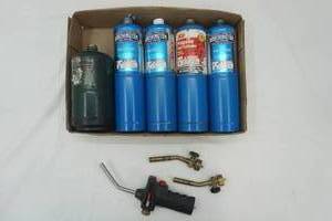 lot 121 image: Propane Cylinders and attachments