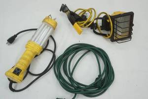 lot 126 image: Halogen Work Lights & Extension Cord