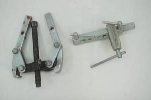 lot 133 image: Flaring Tool & Puller