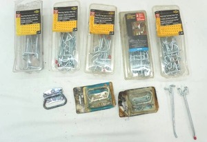 lot 149 image: Heavy Duty Peg Hooks