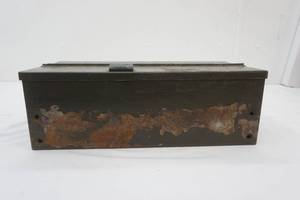 lot 202 image: metal tool box