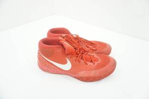 lot 246 image: Nike Mens Size 12.5