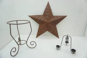 lot 258 image: Metal Decor Planter, Star & tea light holder