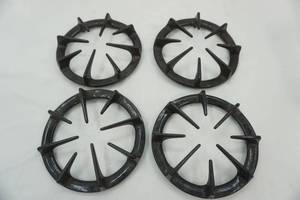 lot 275 image: 4 Cooktop Burner Grates