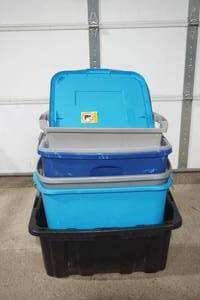 lot 300 image: 6 Large Totes (3 with covers)