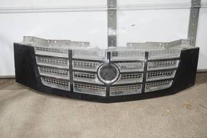 lot 301 image: Cadillac Grille