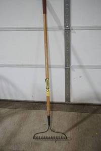 lot 306 image: Metal Rake