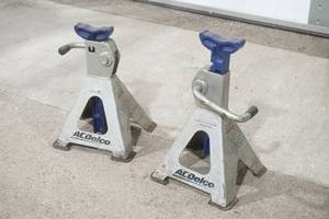 lot 308 image: ACDelco Jack Stands