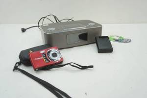 lot 350 image: iPhoneiPad Dock & Polaroid Digital Camera