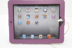 lot 351 image: iPad powers on