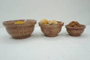 lot 354 image: Stoneware Bowl Set 3ct