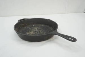 lot 355 image: Cast Iron Pan