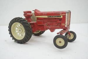 lot 403 image: Ertl Turbo Farmall 1206 Tractor
