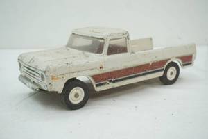 lot 406 image: Ertl International harvester 1000 Pickup Truck 1960s