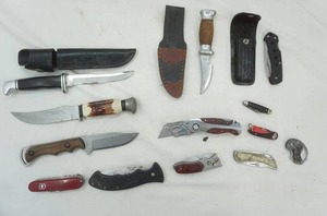 lot 439 image: Buck Knife and Other Knives