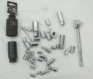 lot 452 image: sockets