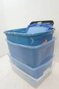 lot 464 image: storage totes