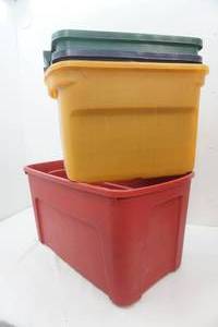 lot 466 image: storage totes