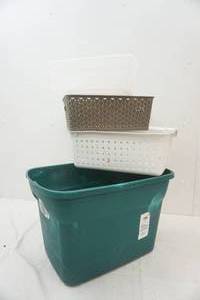 lot 467 image: storage totes