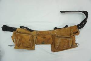 lot 112 image: Husky Tool Belt