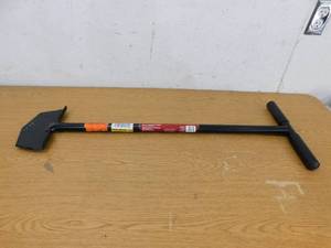 lot 102 image: Husky 34 in. T-Handle Edger