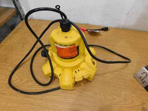 lot 122 image: Wayne 16 HP WaterBUG Submersible Utility Pump with Multi-Flo Technology 872