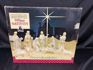 lot 70 image: 9-Piece Nativity Deluxe Collectors Edition Christmas Set