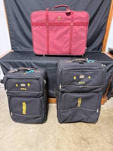 lot 71 image: Set of 3 Travel Luggage in Burgundy and Black