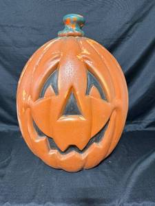 lot 72 image: Vintage Ceramic Jack-O-Lantern Pumpkin Light